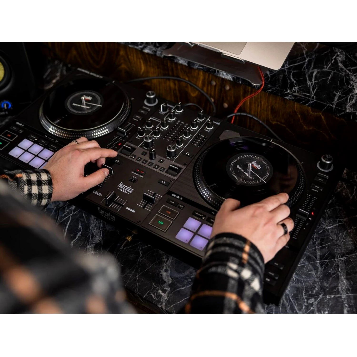 HERCULES DJ Controller Hercules DJ Control Inpulse T-7 mit Laptopständer SV, , mit Laptopständer