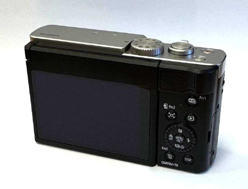 Panasonic DC-TZ99 silber Digitalkamera Kompaktkamera